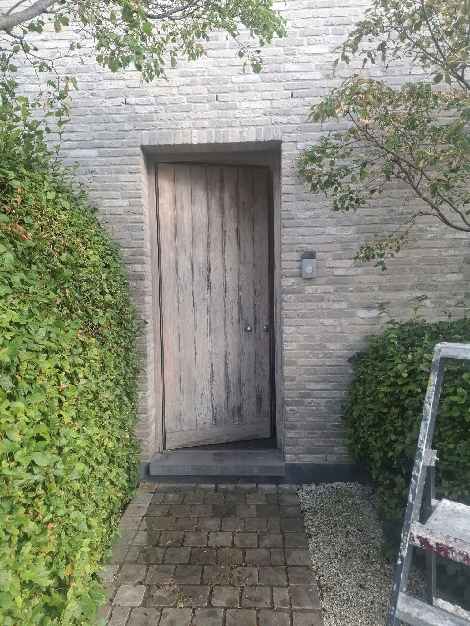 Strak gelakte binnendeur in Hove door Sam Decorazione